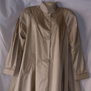Junior's Otello Pelle Beige Raincoat Size 7 - 8